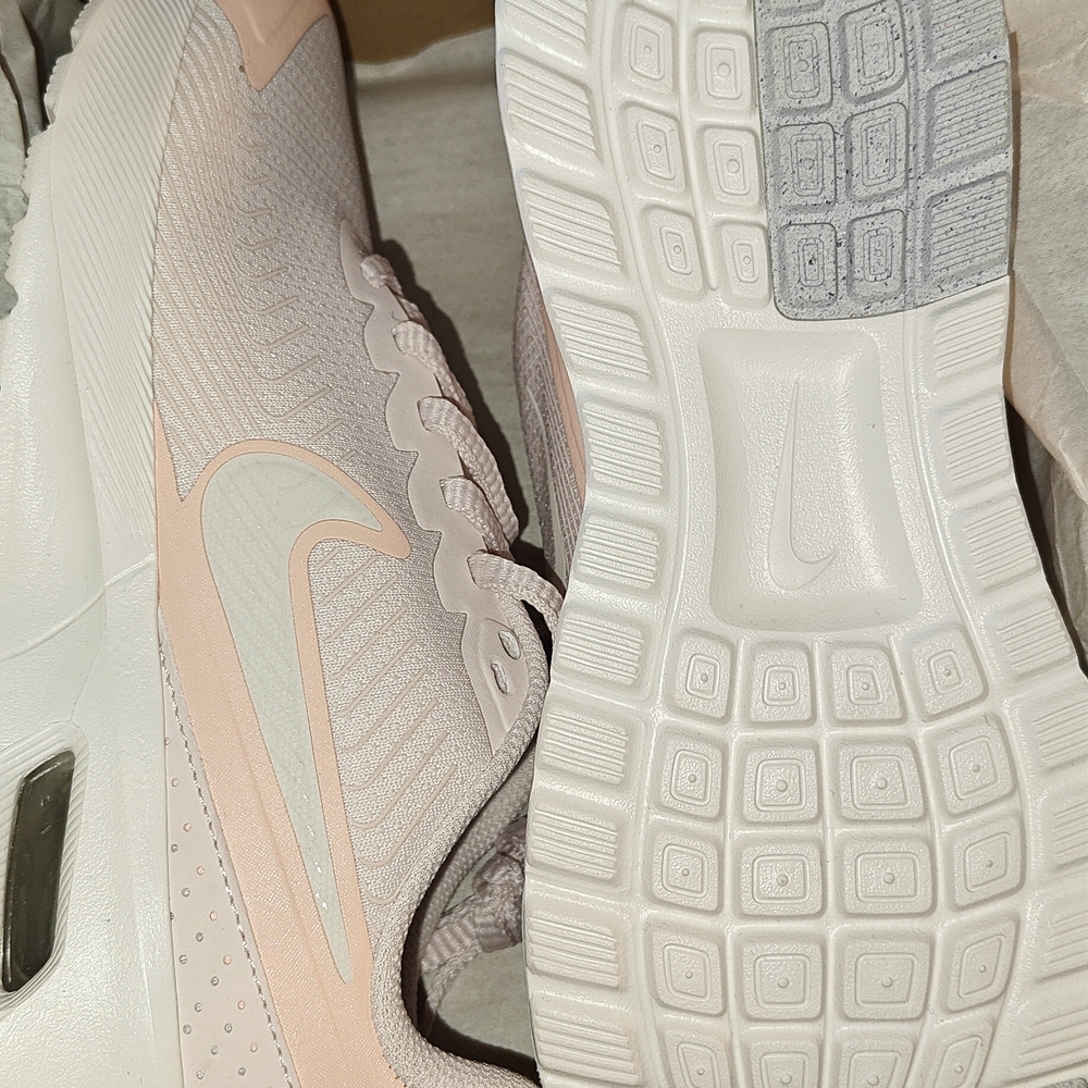 NWT Nike Women's Light Pink Sneakers - Picture 3 of 6
